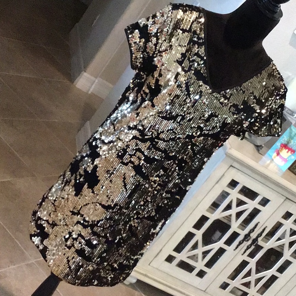 ASHER black velvet/gold sequin short sleeve dress, v neck, size medium, NWT